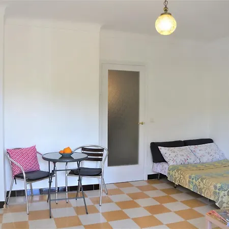 First Line Studio With Carnoles Palace View * Menton
