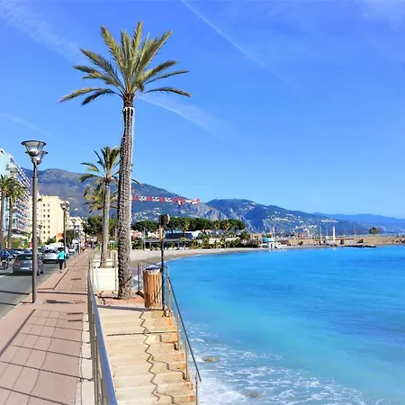 First Line Studio With Carnoles Palace View * Menton