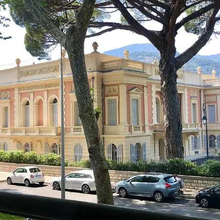 First Line Studio With Carnoles Palace View Apartment *